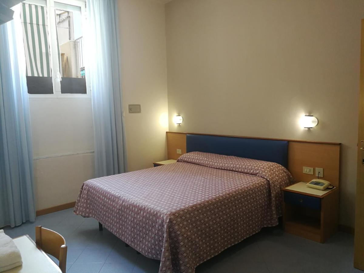Hotel Sogno Viareggio Habitación foto